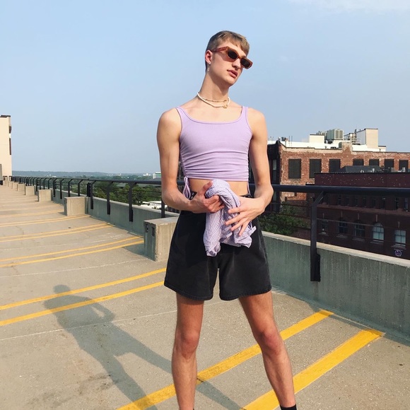 Meet your Posher, Aaron - Picture 1 of 6